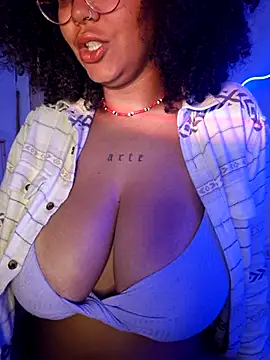 Snapshot of afrodeusa chatting on 11-13-25, 11:31 afrodeusa online show from 11-13-25, 11:31