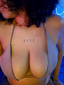 Snapshot of afrodeusa chatting on 11-20-25, 06:29 afrodeusa online show from 11-20-25, 06:29