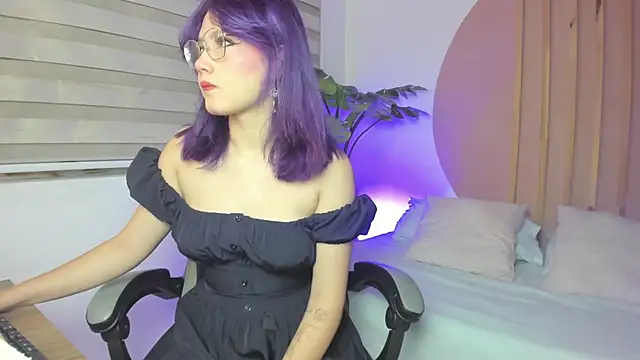 Snapshot of rei_cos chatting on 09-30-25, 12:32 rei cos online show from 09-30-25, 12:32