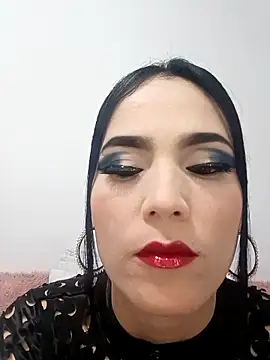 Snapshot of jamila_zair chatting on 11-15-25, 12:45 jamila zair online show from 11-15-25, 12:45