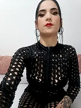 Snapshot of jamila_zair chatting on 12-02-25, 01:39 jamila zair online show from 12-02-25, 01:39