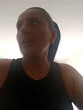 Snapshot of Titiss8921 chatting on 09-11-25, 01:11 Titiss8921 online show from 09-11-25, 01:11