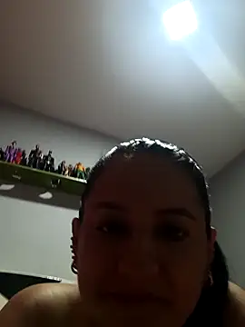 Snapshot of Titiss8921 chatting on 10-05-25, 01:31 Titiss8921 online show from 10-05-25, 01:31