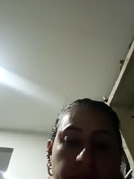 Snapshot of Titiss8921 chatting on 10-18-25, 11:38 Titiss8921 online show from 10-18-25, 11:38