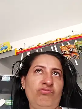 Snapshot of Titiss8921 chatting on 10-22-25, 02:06 Titiss8921 online show from 10-22-25, 02:06