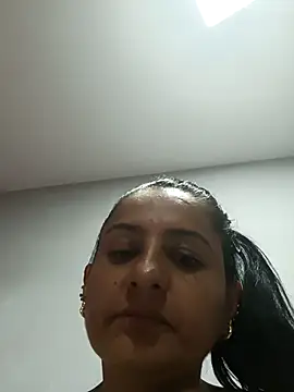 Snapshot of Titiss8921 chatting on 11-30-25, 01:53 Titiss8921 online show from 11-30-25, 01:53