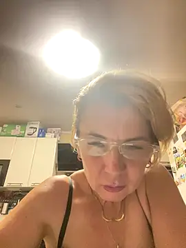 Snapshot of natasha251 chatting on 10-26-25, 11:31 natasha251 online show from 10-26-25, 11:31