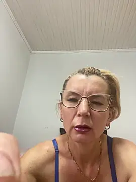 Snapshot of natasha251 chatting on 10-28-25, 11:47 natasha251 online show from 10-28-25, 11:47