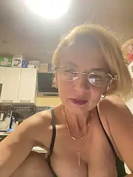 Snapshot of natasha251 chatting on 11-01-25, 08:33 natasha251 online show from 11-01-25, 08:33