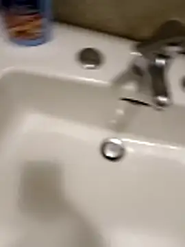 Snapshot of Empi19cm chatting on 02-20-26, 01:46 Empi19cm online show from 02-20-26, 01:46