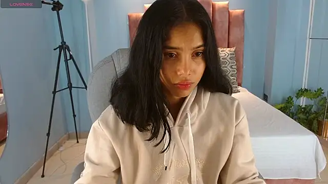 Milaa Star  online show from 02-25-26, 03:49