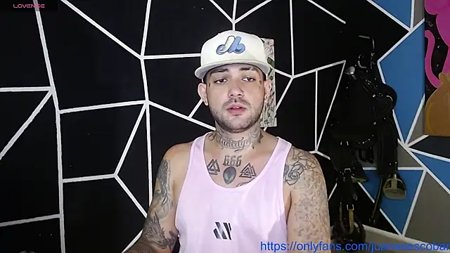 Snapshot of nicolastorres99 chatting on 10-22-25, 02:34 nicolastorres99 online show from 10-22-25, 02:34