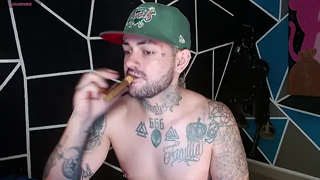 Snapshot of nicolastorres99 chatting on 10-28-25, 02:26 nicolastorres99 online show from 10-28-25, 02:26