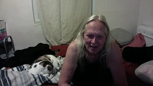 OldLadySara online show from 05-27-26, 11:29