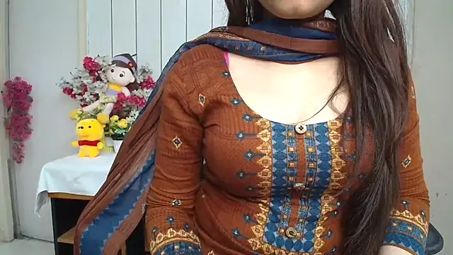 Snapshot of ruby100 chatting on 02-26-26, 05:39 ruby100 online show from 02-26-26, 05:39