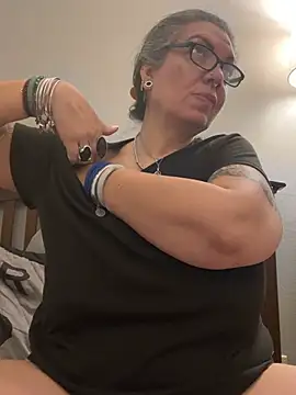 dieseldame1313 online show from 01-09-25, 07:10