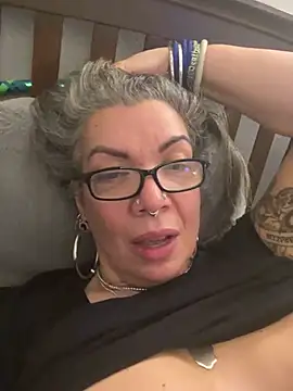 dieseldame1313 online show from 01-13-25, 06:16