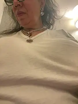 dieseldame1313 online show from 03-13-25, 01:43