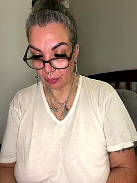 dieseldame1313 online show from 11-06-25, 01:50