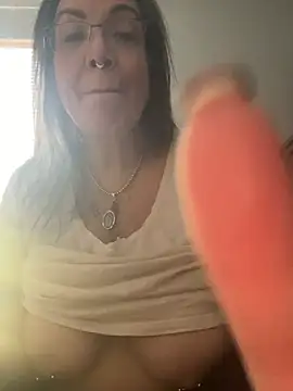 dieseldame1313 online show from 03-01-26, 10:23