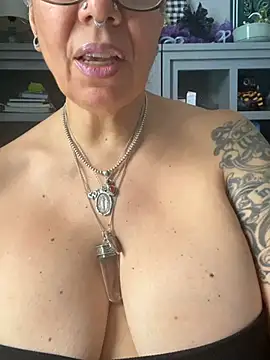 dieseldame1313 online show from 04-03-26, 07:23