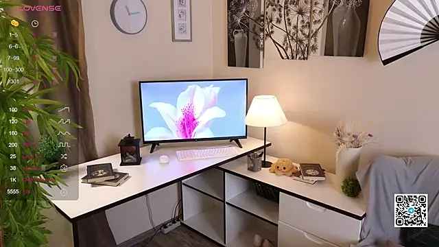 Bonnie Nunez online show from 09-28-25, 10:04