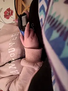 Snapshot of itsCuteTits chatting on 11-25-25, 03:23 itsCuteTits online show from 11-25-25, 03:23