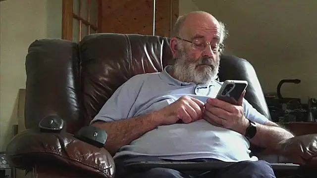 Snapshot of janzer13 chatting on 11-07-25, 01:44 janzer13 online show from 11-07-25, 01:44