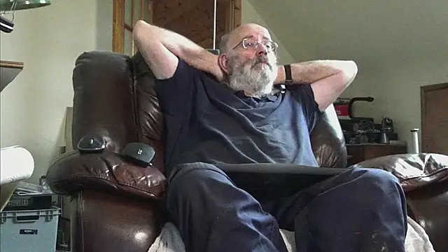 janzer13 online show from 12-18-25, 01:39