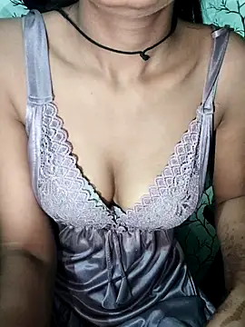 Crystil love-21 online show from 04-15-26, 10:44