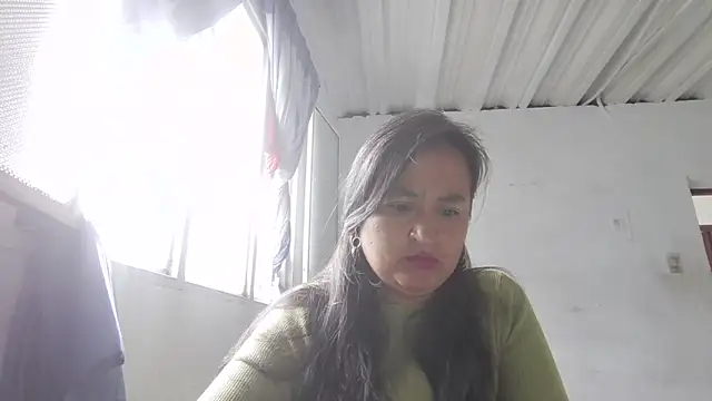 Snapshot of RosaPretty chatting on 10-10-25, 04:06 RosaPretty online show from 10-10-25, 04:06