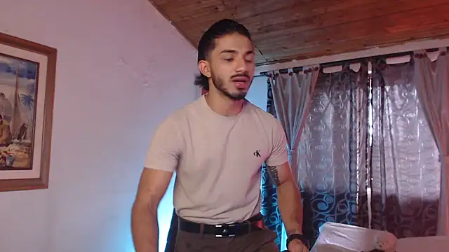 ArturoCardona  online show from 05-17-26, 03:52
