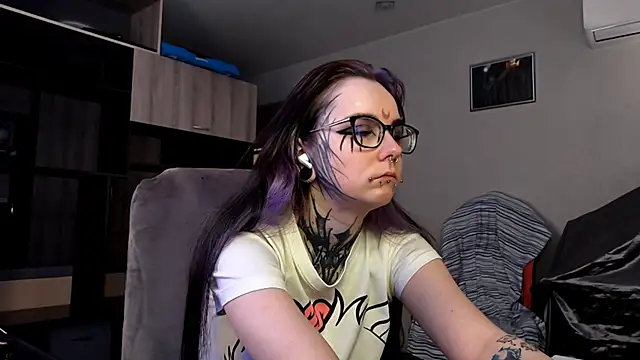 HighelikeGirl online show from 09-22-25, 08:05