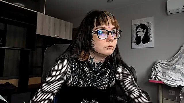 HighelikeGirl online show from 11-10-25, 07:18