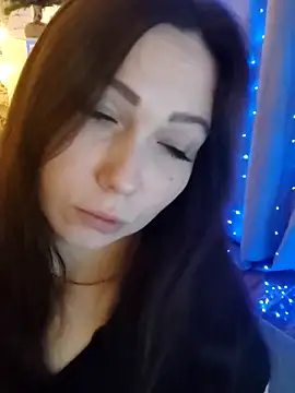 Snapshot of _San_Sara_ chatting on 12-18-25, 05:57 San Sara online show from 12-18-25, 05:57