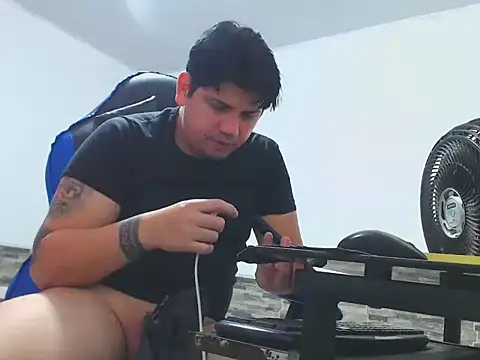 Snapshot of mister_cum1999 chatting on 05-17-26, 07:50 mister cum1999 online show from 05-17-26, 07:50