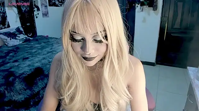 GothKitten666 online show from 04-18-26, 02:26