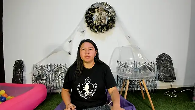 BellaRoux1 online show from 09-25-25, 12:09