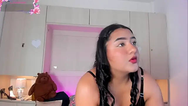 Snapshot of LilyWhitney chatting on 09-12-25, 05:35 LilyWhitney online show from 09-12-25, 05:35