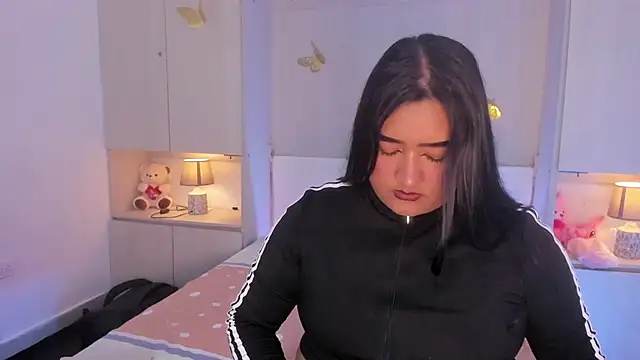 LilyWhitney online show from 02-03-26, 04:10