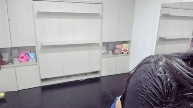 LilyWhitney online show from 04-18-26, 04:05