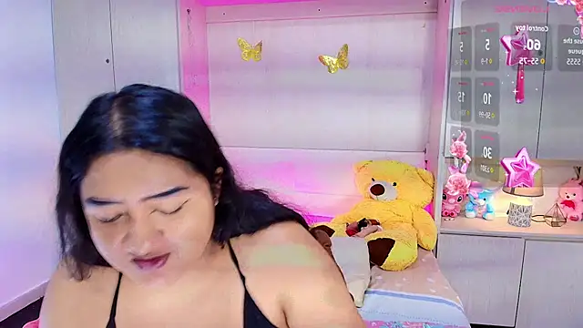 Snapshot of LilyWhitney chatting on 07-16-26, 04:29 LilyWhitney online show from 07-16-26, 04:29