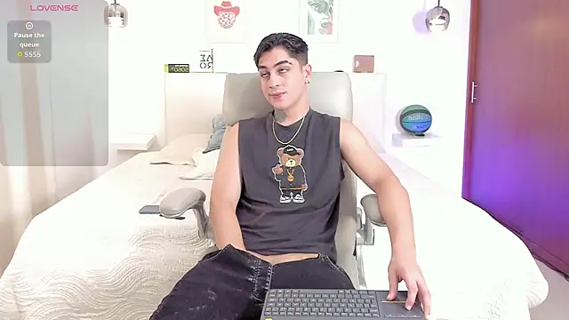 Snapshot of Thiago_winteer chatting on 11-26-25, 05:41 Thiago winteer online show from 11-26-25, 05:41