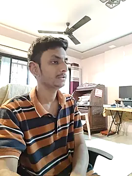 Snapshot of yung_cplz chatting on 12-19-25, 08:10 yung cplz online show from 12-19-25, 08:10