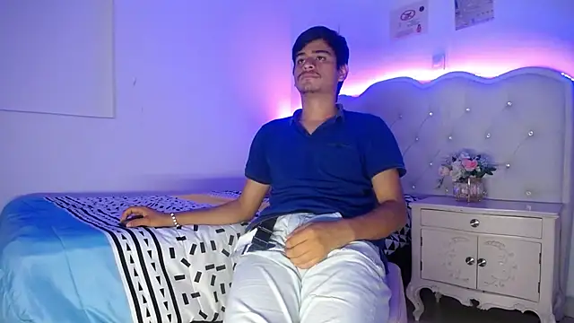 Snapshot of Charlie_Cock_ chatting on 10-07-25, 06:10 Charlie Cock online show from 10-07-25, 06:10