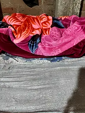 POOJACOUPLE online show from 10-28-25, 08:11