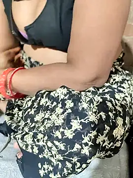 POOJACOUPLE online show from 01-18-26, 08:40