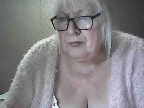 Snapshot of Alexia64231 chatting on 04-27-26, 02:53 Alexia64231 online show from 04-27-26, 02:53
