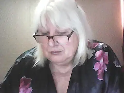 Snapshot of Alexia64231 chatting on 05-03-26, 04:29 Alexia64231 online show from 05-03-26, 04:29