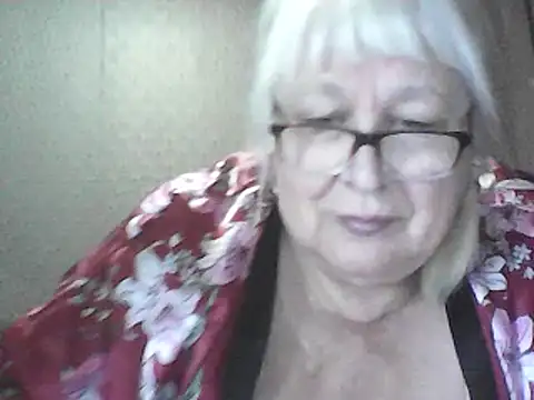 Snapshot of Alexia64231 chatting on 06-01-26, 12:51 Alexia64231 online show from 06-01-26, 12:51